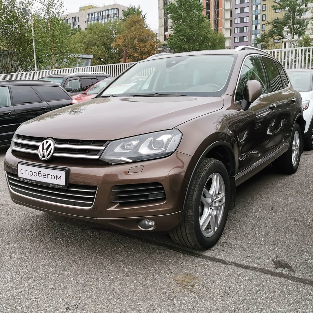 Осмотр VW Touareg 2014 затрупленный в продаже.